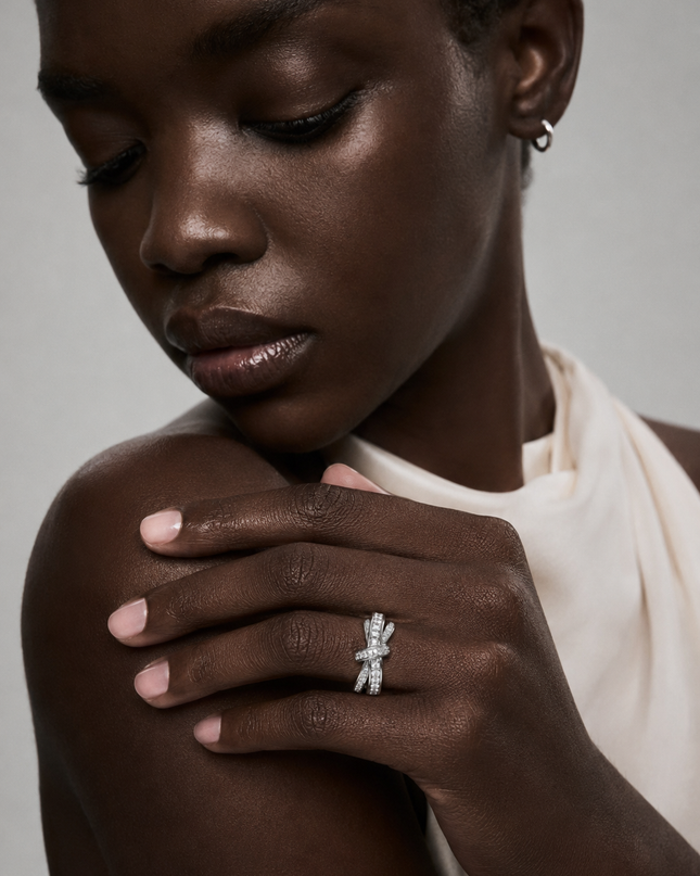 Model wearing the Silver Ribbon Knot Ring